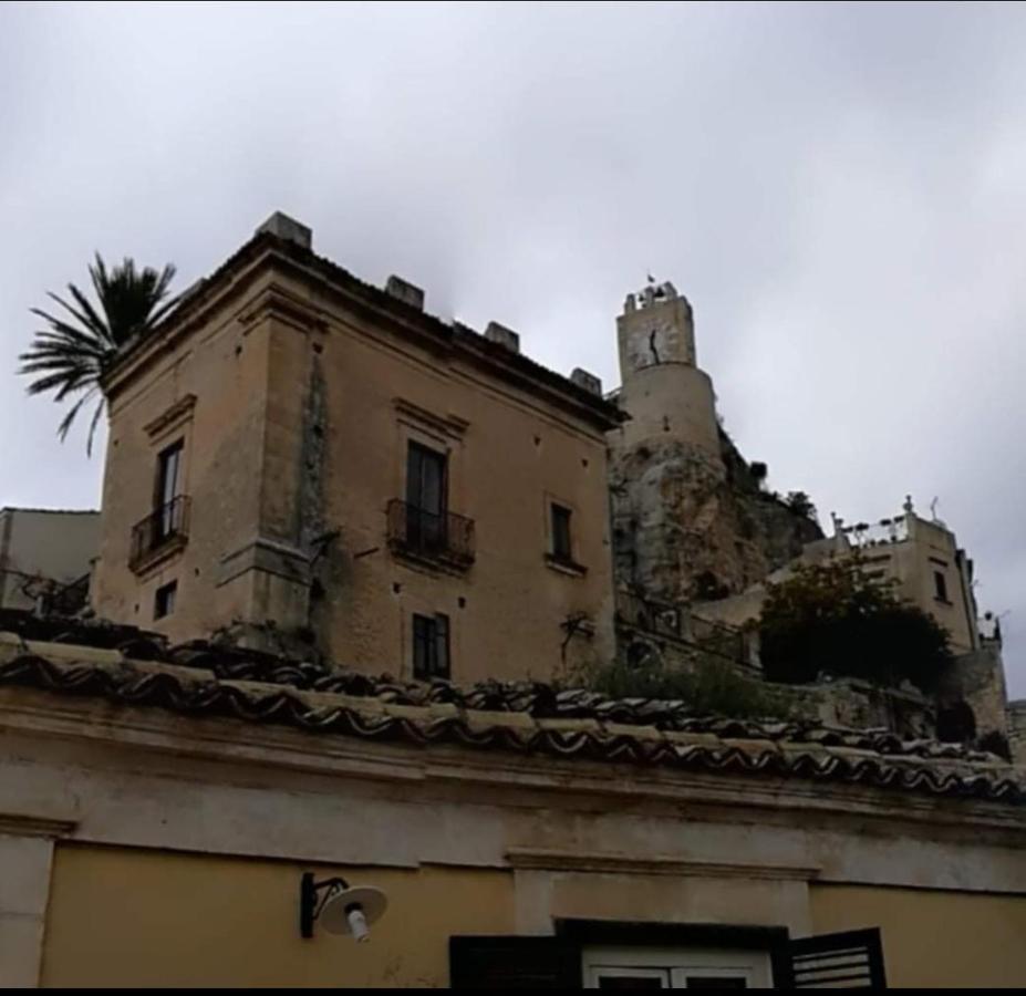Casa Vacanza Vico Medica Modica Exterior foto